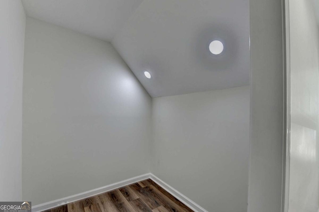 1530 Plunketts Road - Photo 44