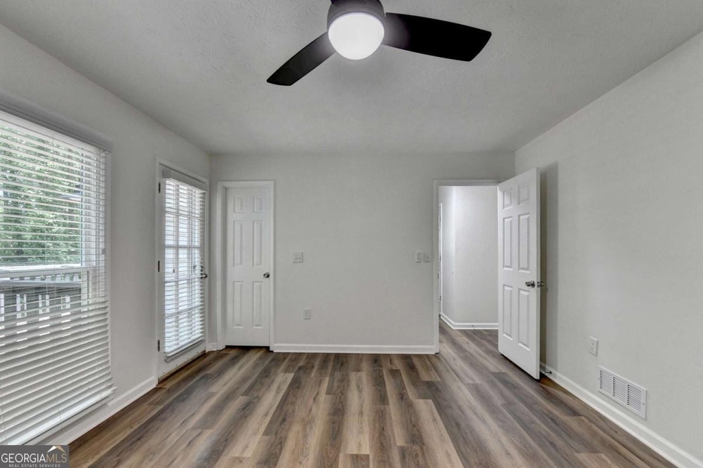 1530 Plunketts Road - Photo 33