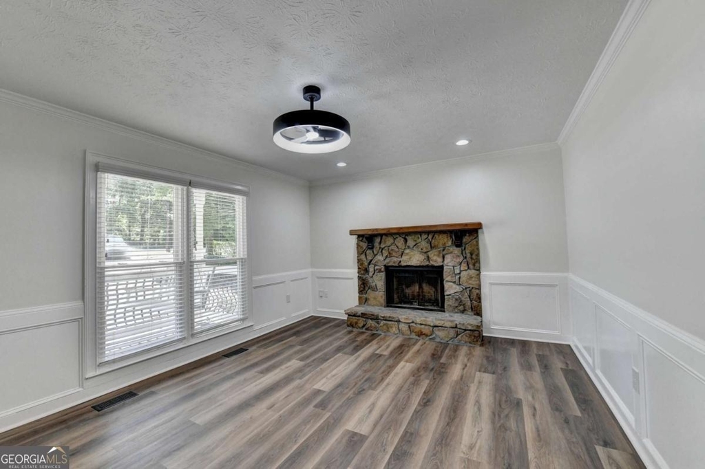1530 Plunketts Road - Photo 14