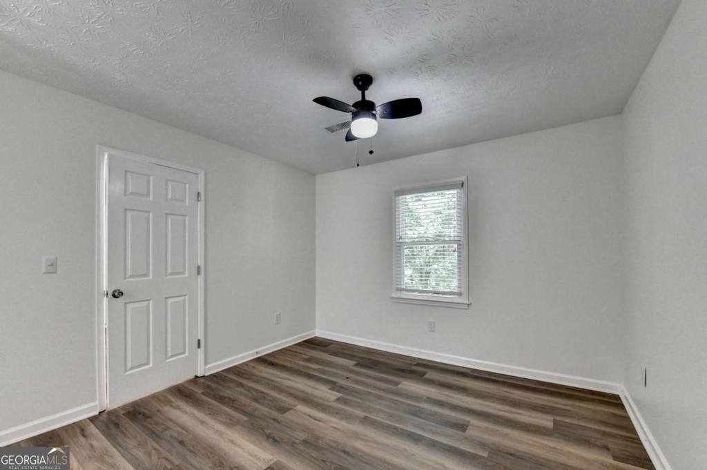 1530 Plunketts Road - Photo 35