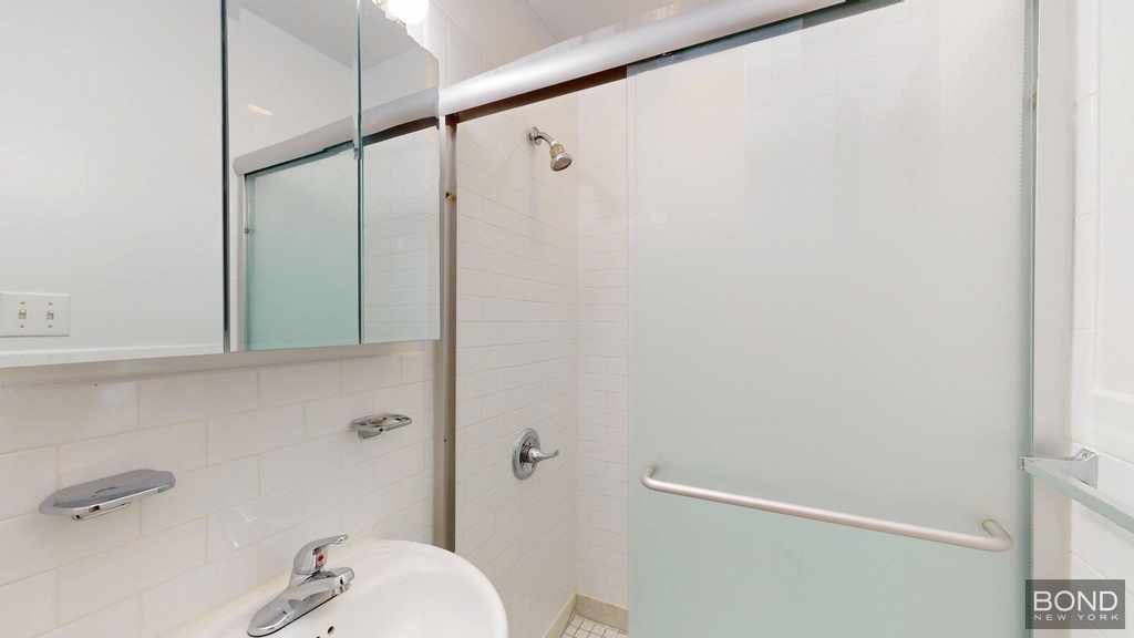 35 East 65th Street  - Photo 2