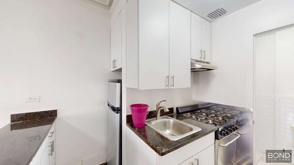 39 East 65th Street  - Photo 1