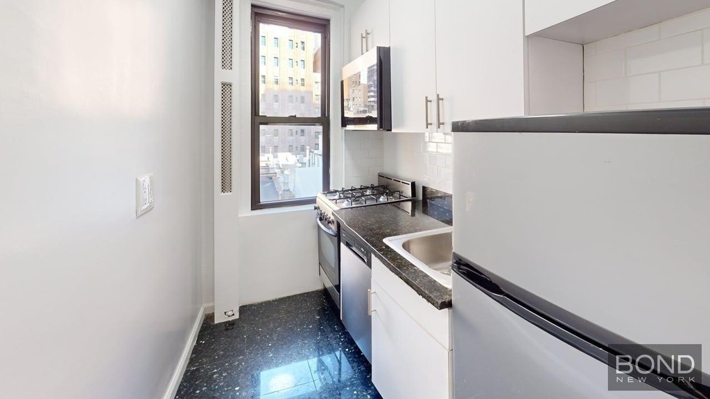137 East 38th Street  - Photo 0