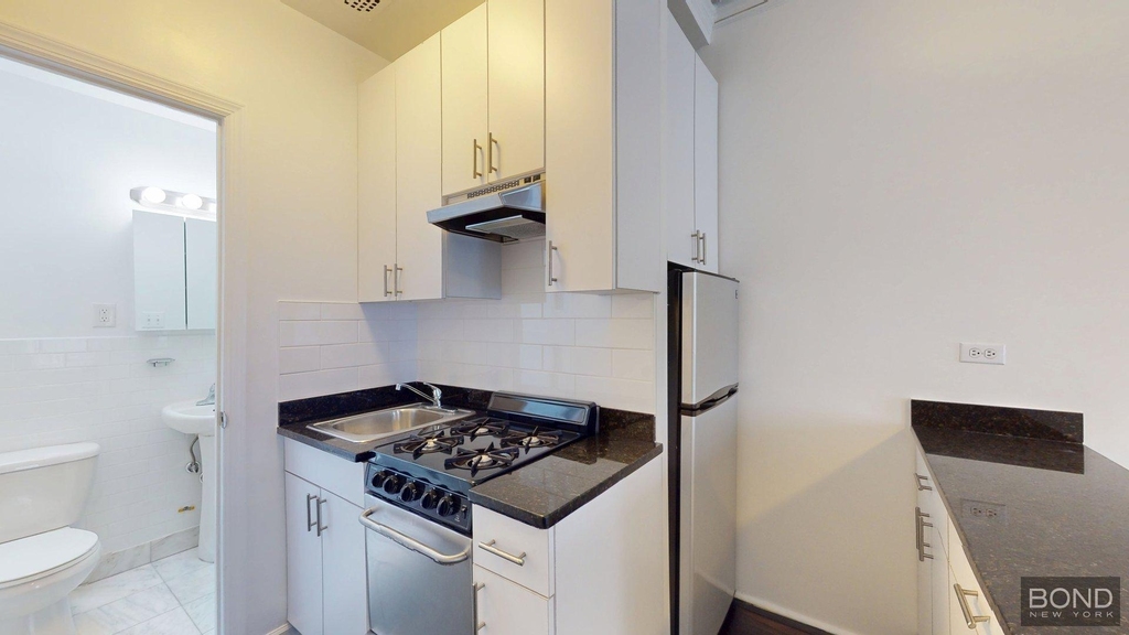 35 East 65th Street  - Photo 1