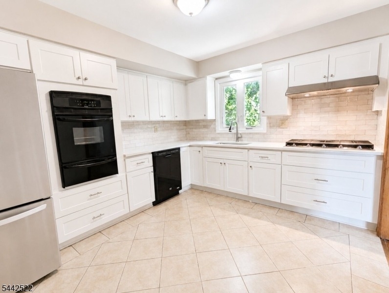 52 Mechanic St - Photo 2
