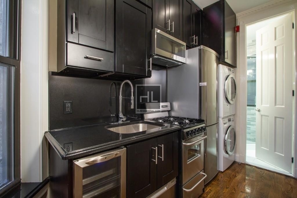 West 103 Street - Photo 3