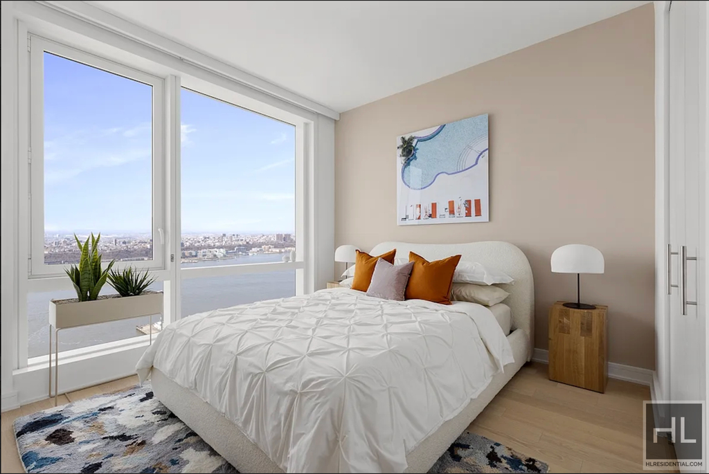 West 38th Street - Photo 2