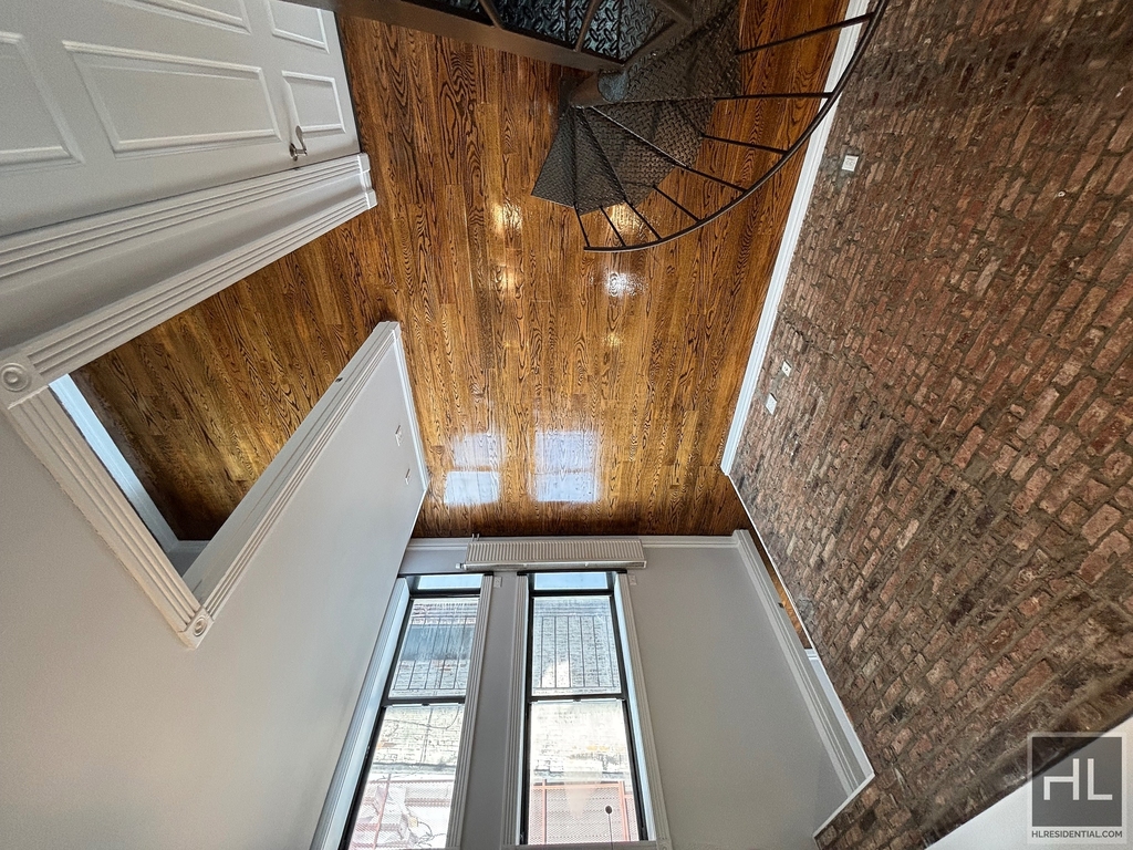 East 13th Street - Photo 10