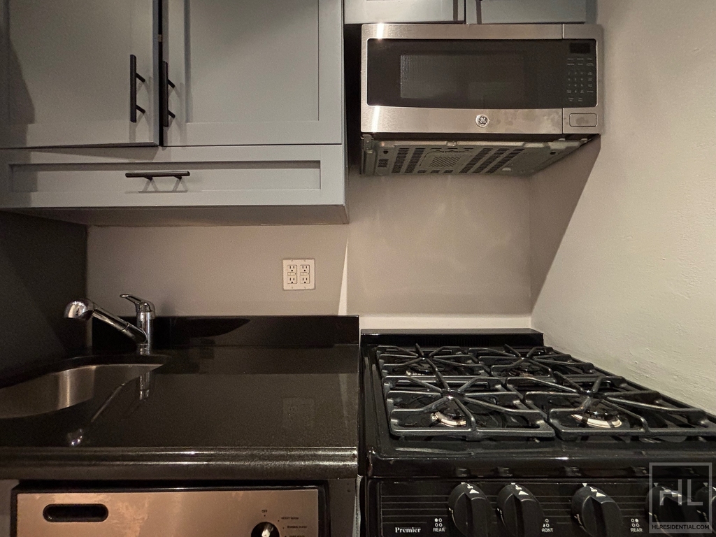 East 13th Street - Photo 2