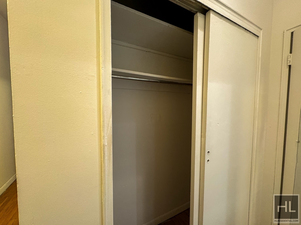 East 80th Street - Photo 2