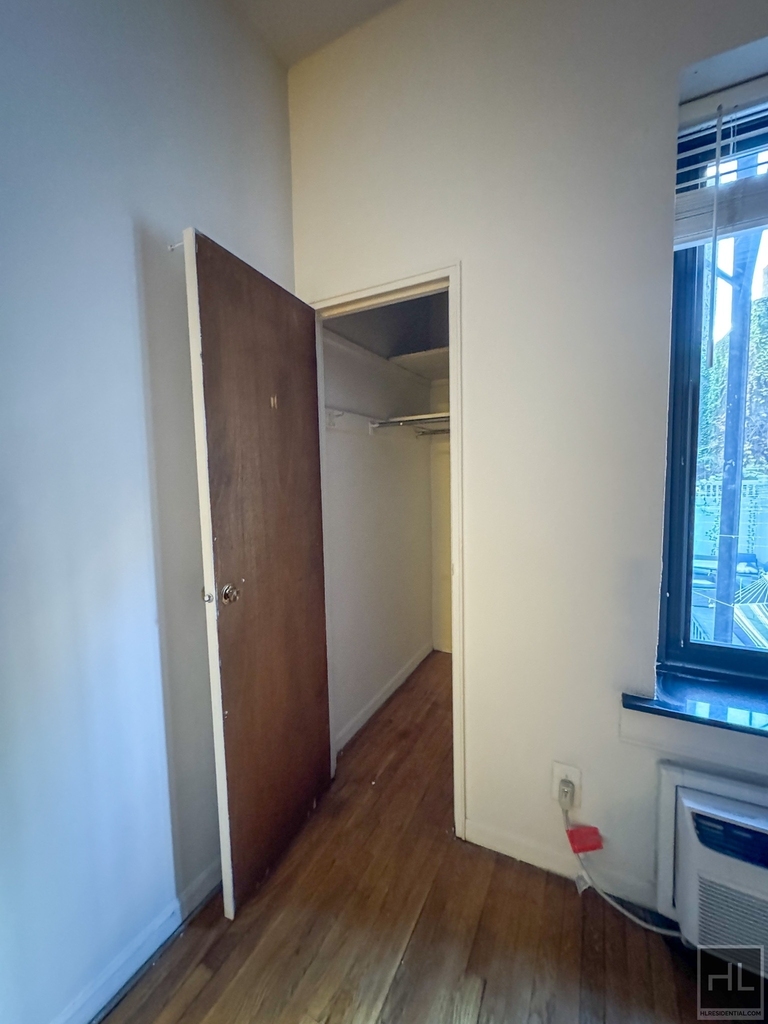 East 80th Street - Photo 4