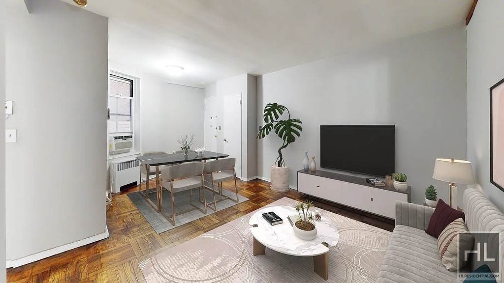 East 58 Street - Photo 1
