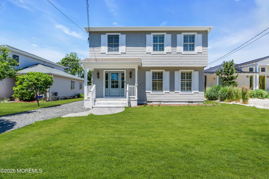 217 Howe Street - Photo 1