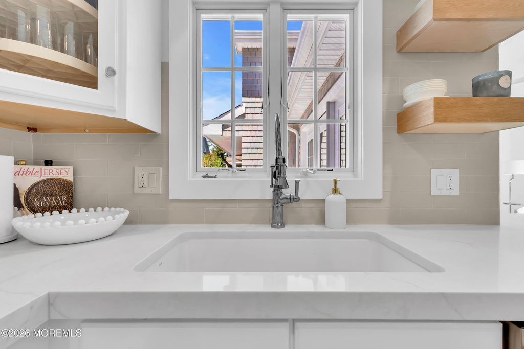 217 Howe Street - Photo 12