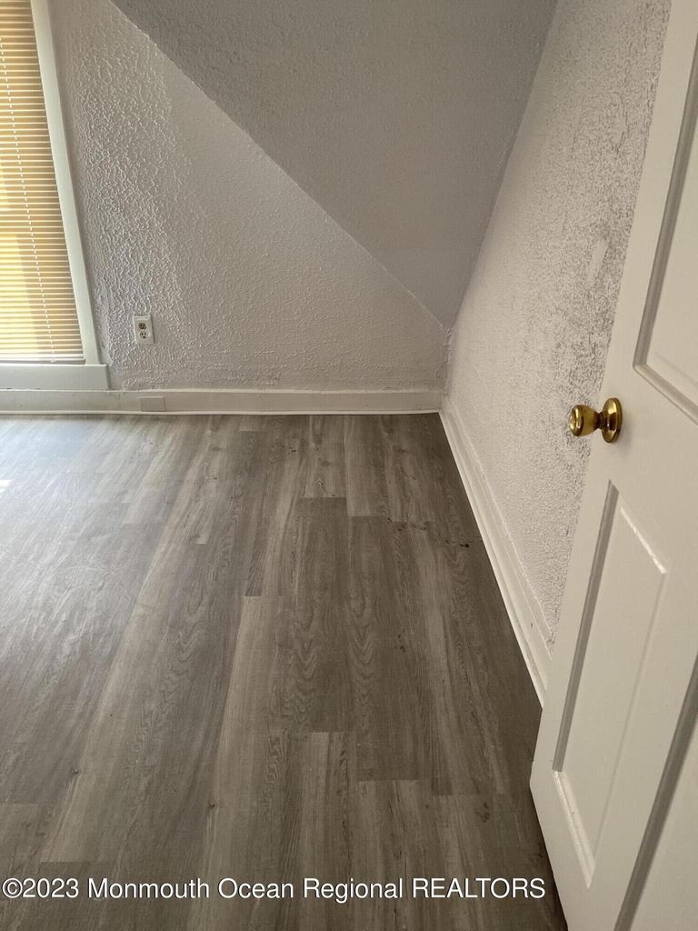404 3rd Avenue - Photo 3