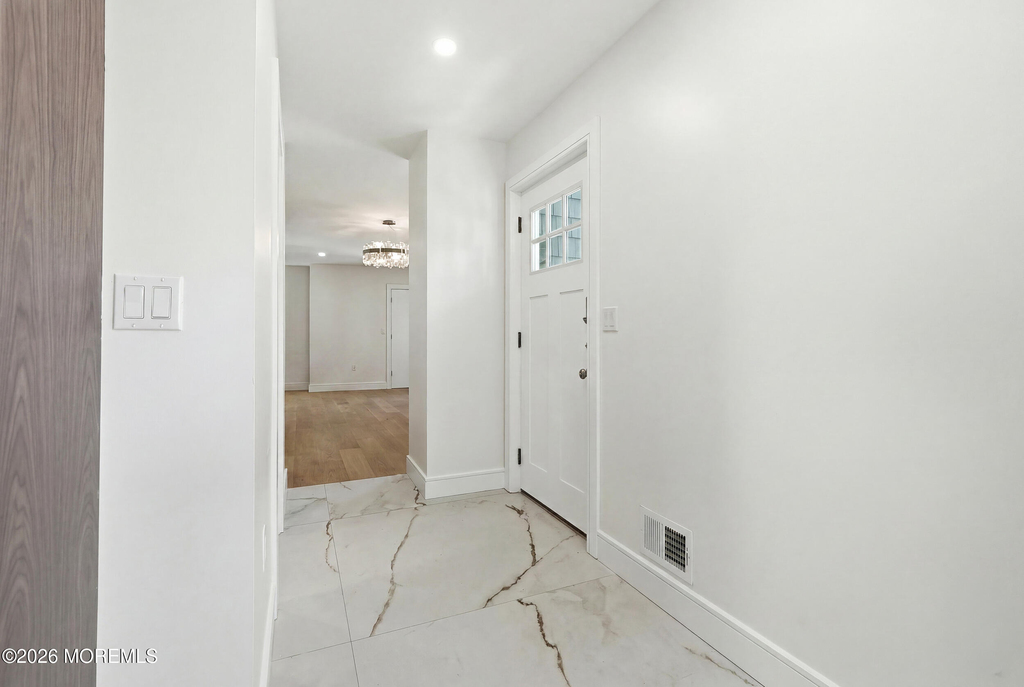 19 Roslyn Drive - Photo 8
