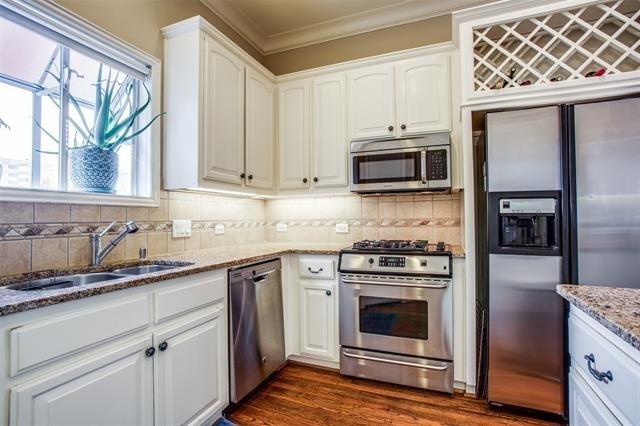 4518 Holland Avenue - Photo 10
