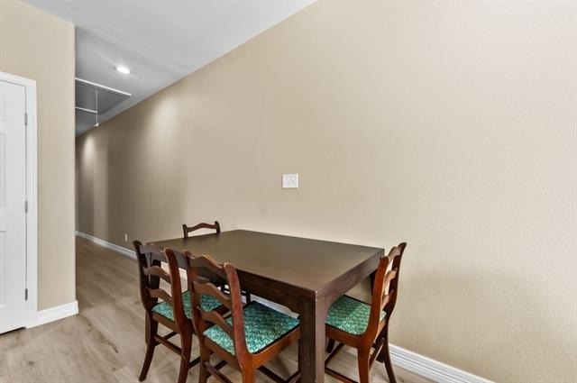 613 W Elm Street - Photo 21