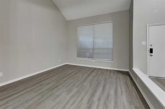 305 Hillside Court - Photo 14