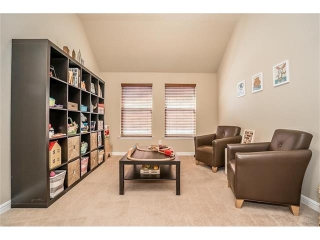 1405 Nightingale Drive - Photo 2