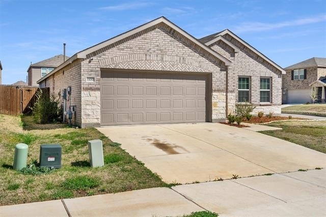 1100 Varson Drive - Photo 2