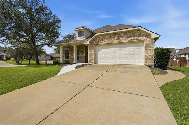 1218 Inglewood Drive - Photo 2