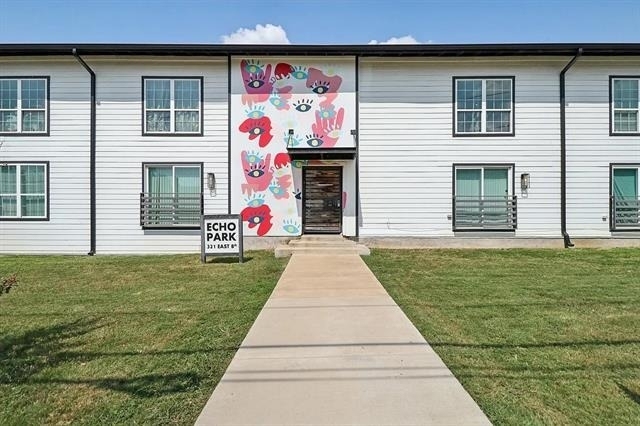 321 E 8th Street - Photo 8