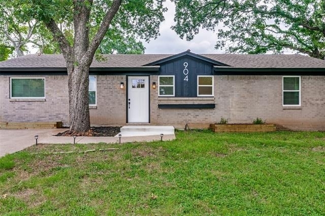 904 Bryan Drive - Photo 1