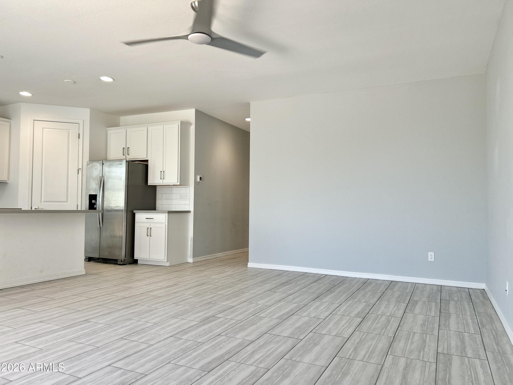 35991 W San Clemente Avenue - Photo 3