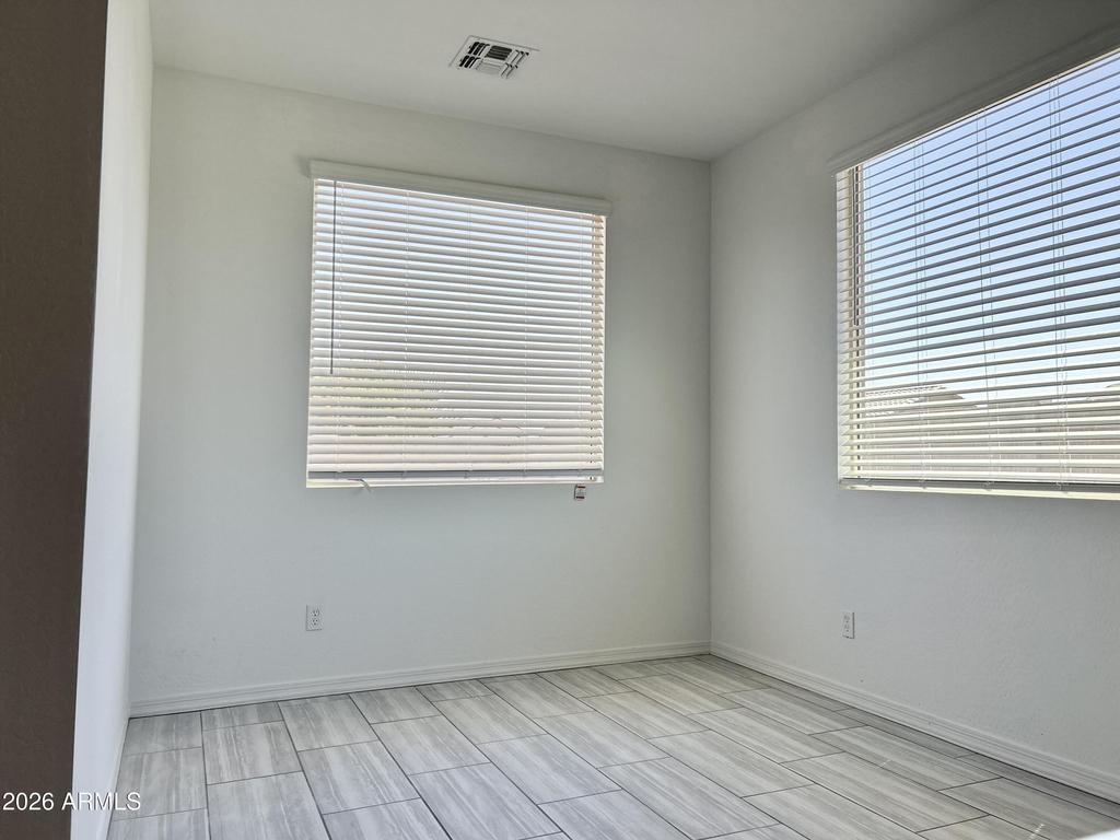 35991 W San Clemente Avenue - Photo 7