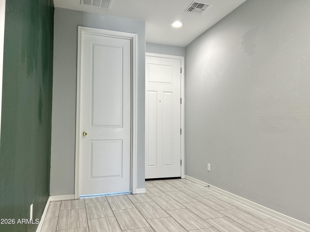 35991 W San Clemente Avenue - Photo 2