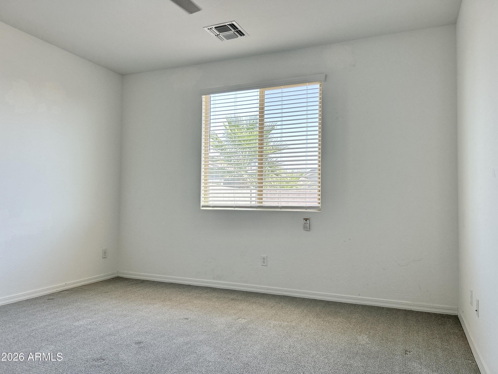 35991 W San Clemente Avenue - Photo 8