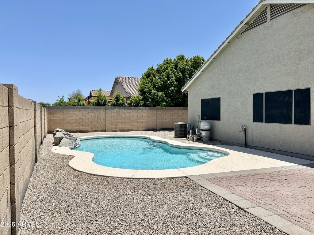 11824 W Windsor Avenue - Photo 19