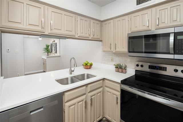 333 Melrose Drive - Photo 4