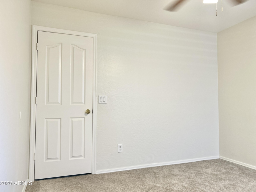 38564 N La Grange Lane - Photo 17