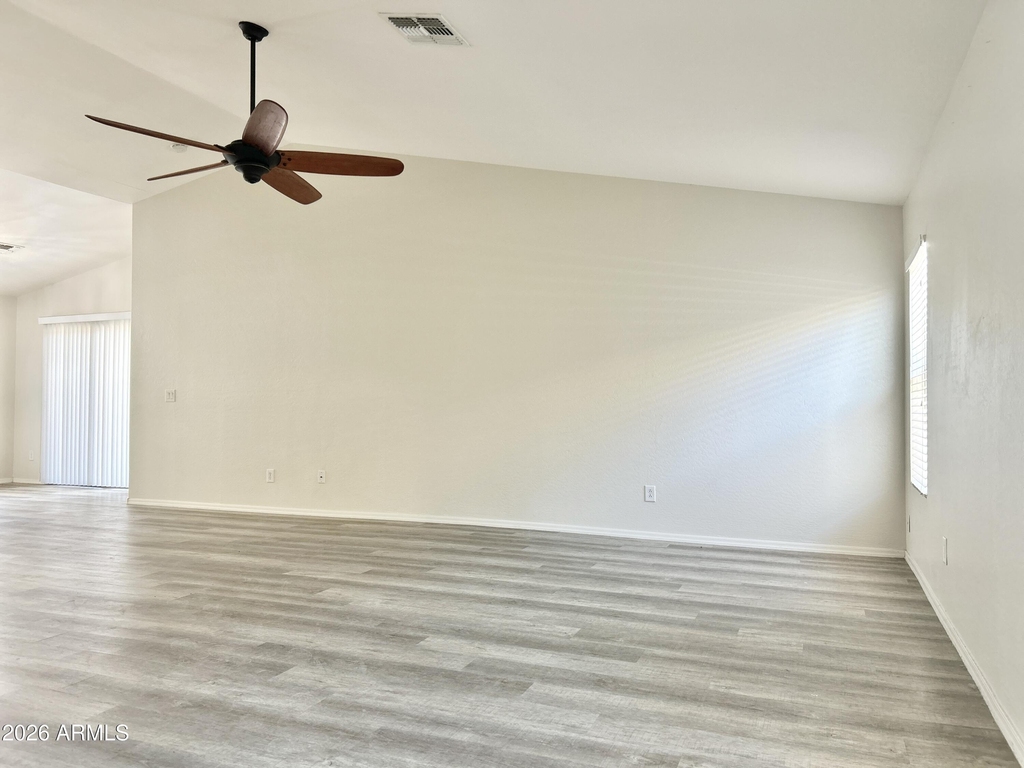38564 N La Grange Lane - Photo 4