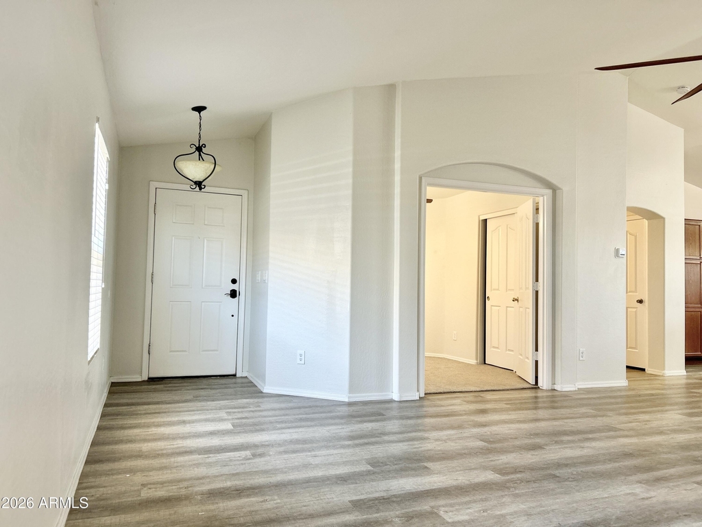 38564 N La Grange Lane - Photo 3
