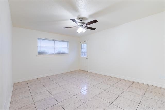 756 E Pecan Street - Photo 3