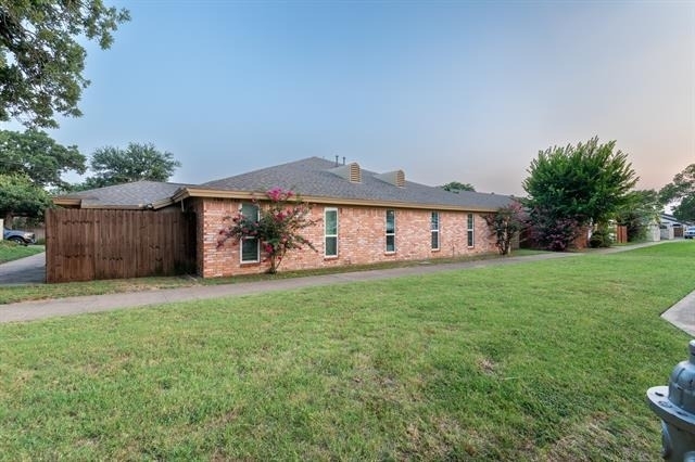 756 E Pecan Street - Photo 0
