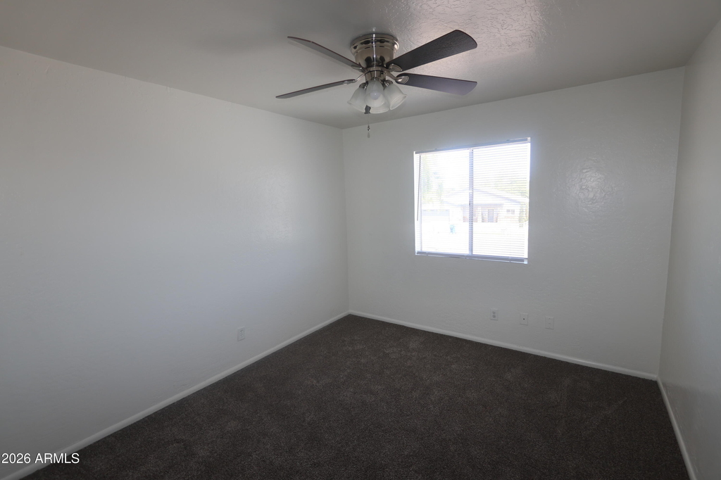 7610 N 61st Avenue - Photo 11