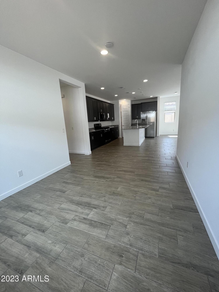 11148 W Parkway Drive - Photo 9