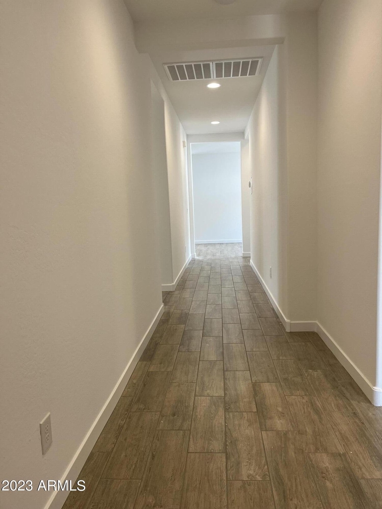 11148 W Parkway Drive - Photo 4