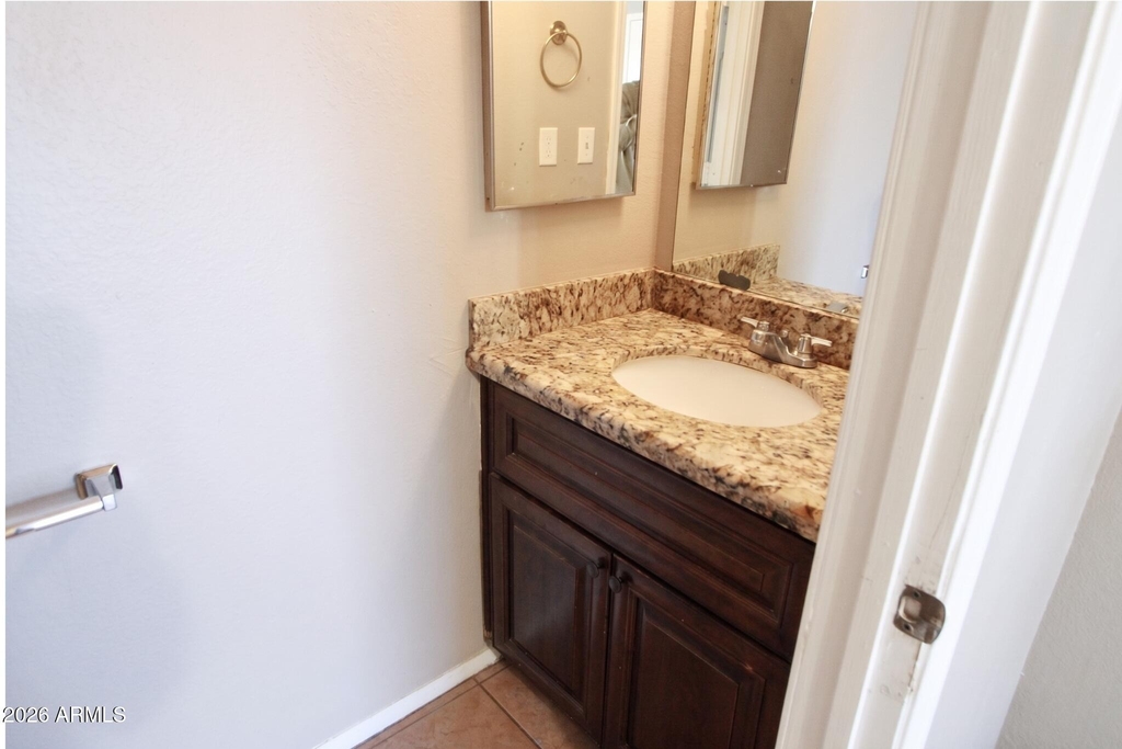 410 E 9th Avenue - Photo 7