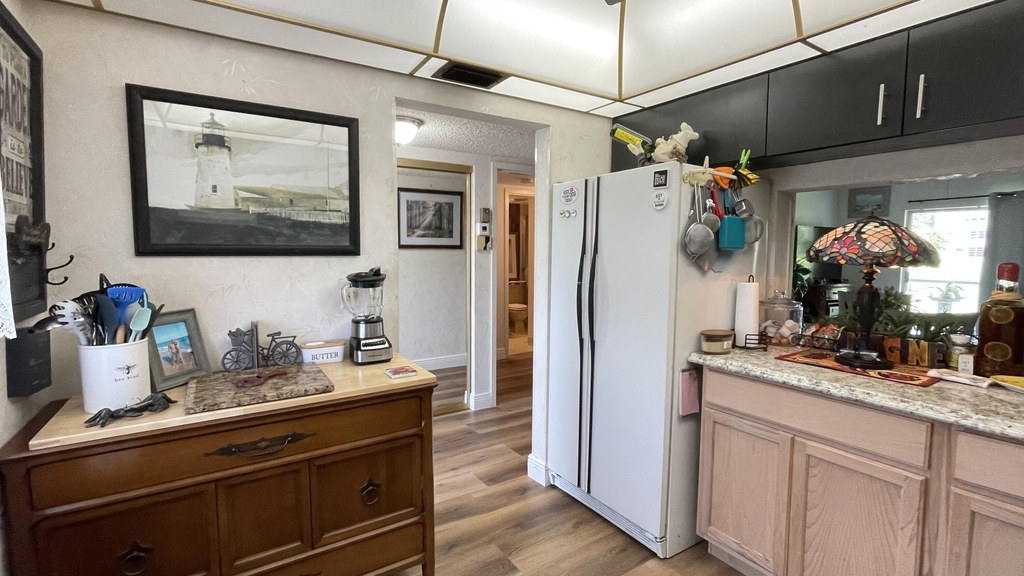 4 Abbey Lane - Photo 3