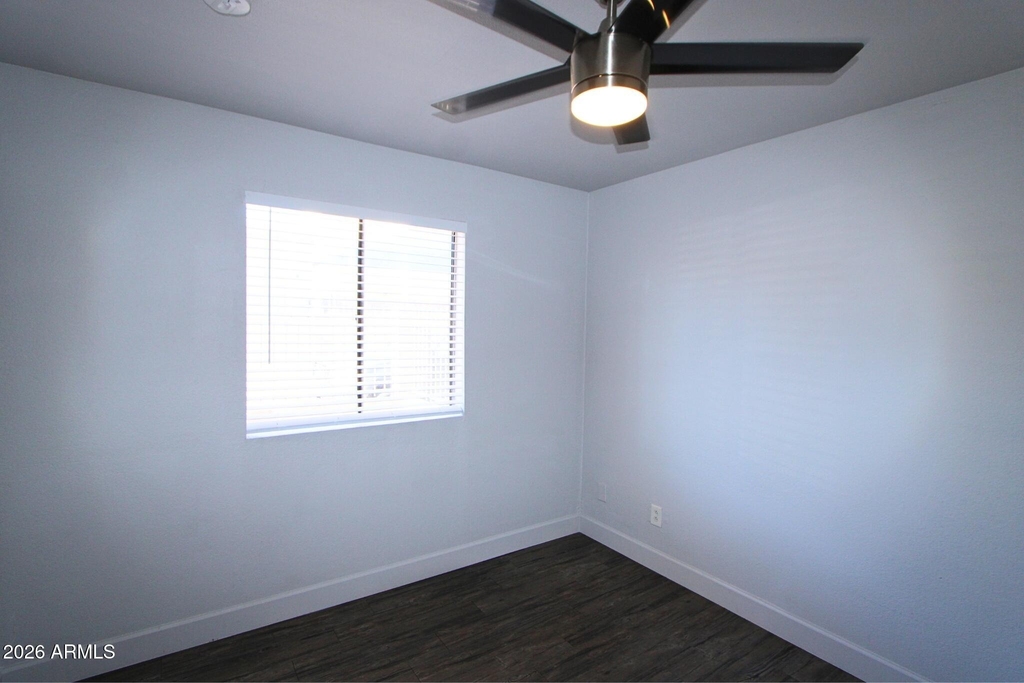 550 W 9th Street - Photo 7