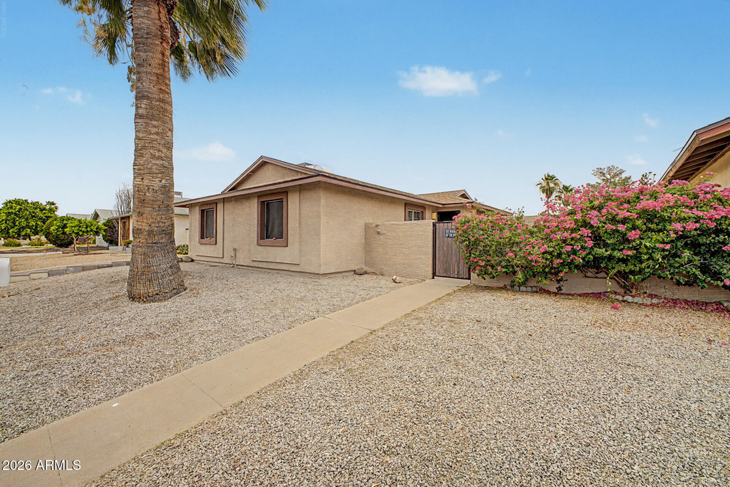 5232 W Mauna Loa Lane - Photo 0