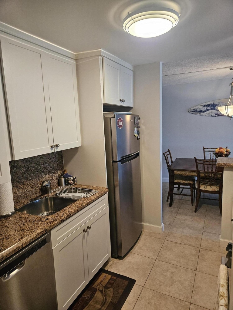 2121 N Ocean Boulevard N - Photo 2