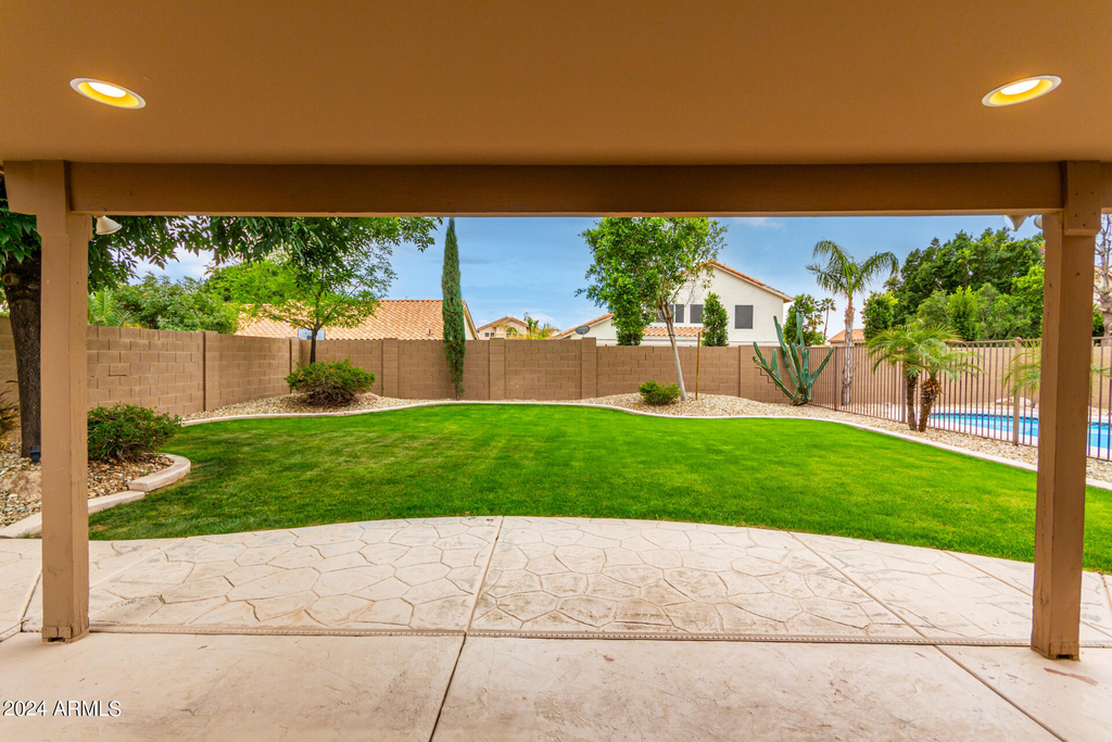 7217 W Crest Lane - Photo 32