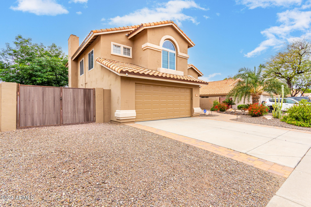 7217 W Crest Lane - Photo 1