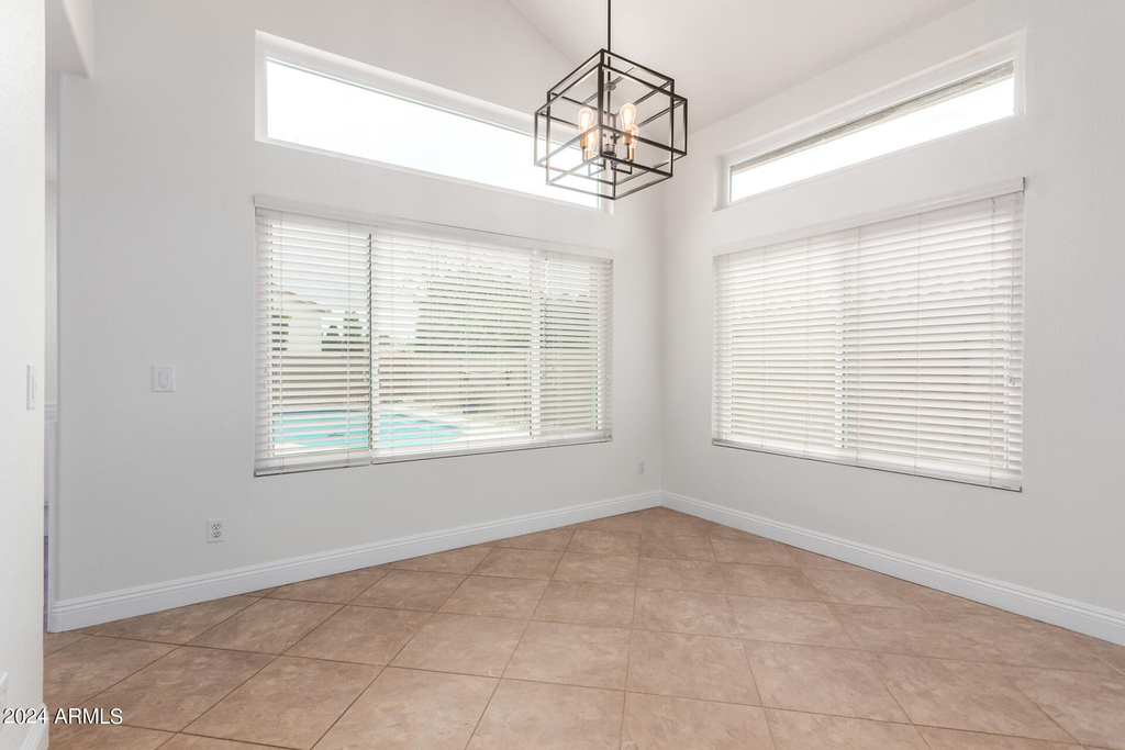 7217 W Crest Lane - Photo 6